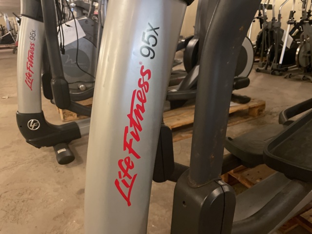 768255-5 Crosstrainer Life Fitness 95x