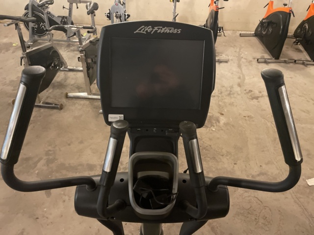 768255-9 Crosstrainer Life Fitness 95x