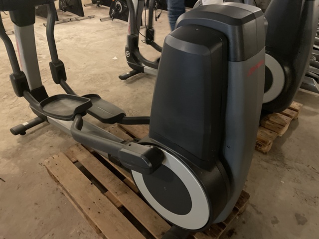 768255-11 Crosstrainer Life Fitness 95x