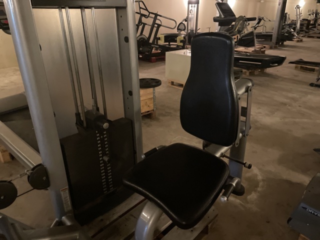 768248-9 Seated calf press - Calf exemption Life fitness