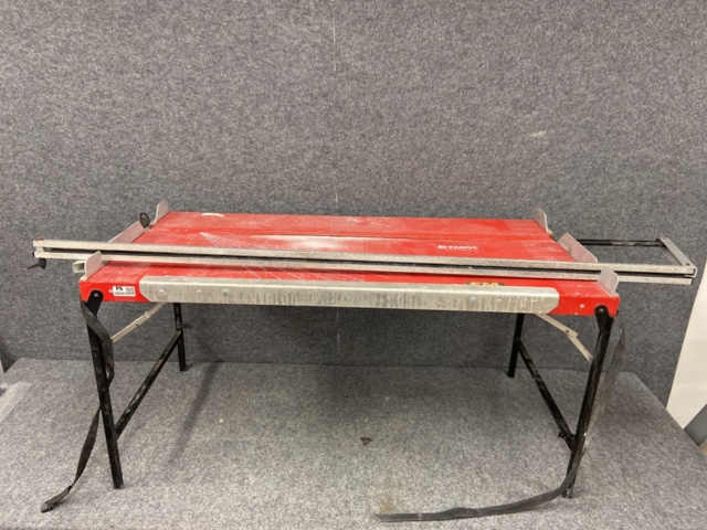 946447-1 Cutting table for insulation, Paroc