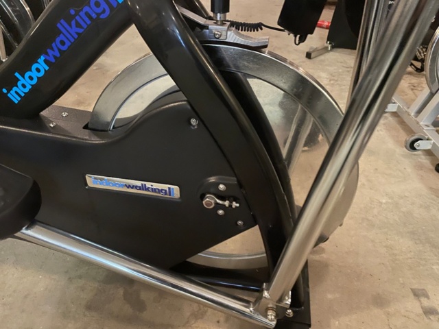 768441-4 Crosstrainer Indoor Walking 2 - mint condition