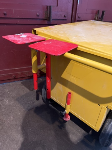 958237-4 Tool container defective