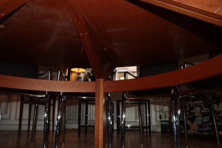 930623-14 Conference table with 16 chairs Alberto Meda Alias