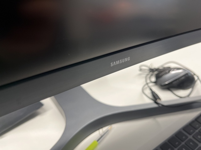 868907-3 Curved computer monitor Samsung 120 cm