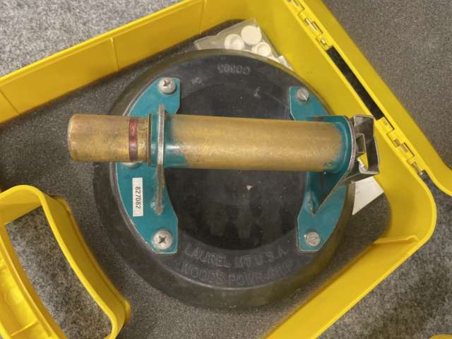 917677-3 Vacuum lifts, 2 pieces