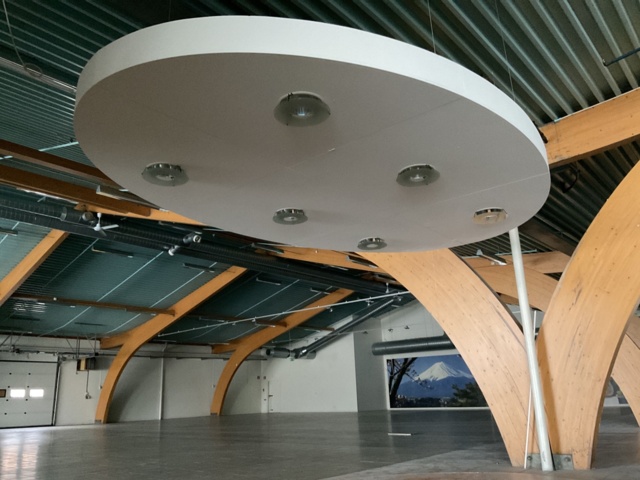 887294-9 Oval exhibition podium with lighting