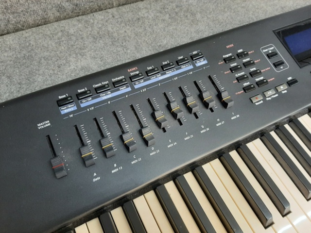 920732-2 Performance Synthesizer, Kurzweil PC3K8