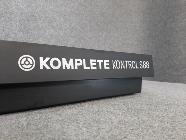 920733-8 Midi keyboard, Komplete Kontrol S88