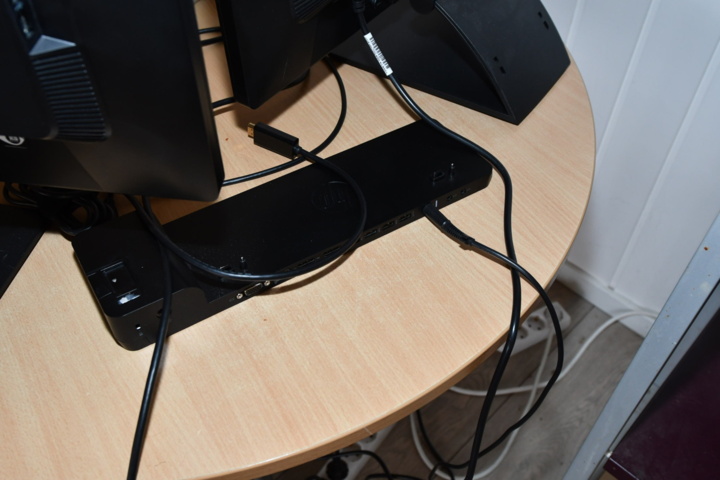 960240-4 Laptop, screens, dock etc