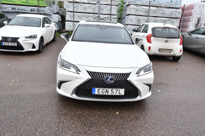 960242-2 Lexus ES 300h 2.5 E-CVT - 2020