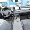 960242-10 Lexus ES 300h 2.5 E-CVT - 2020