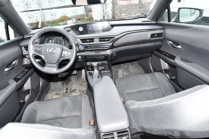 960243-9 Lexus UX 250h 2.0 CVT - 2021