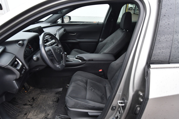 960243-14 Lexus UX 250h 2.0 CVT - 2021