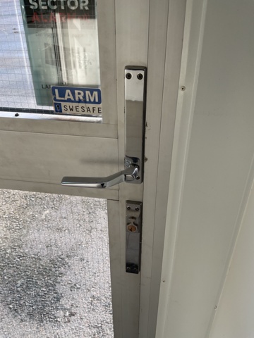 887326-6 Aluminum entrance door