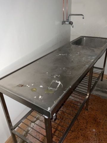 887332-5 Stainless bench with hob and mixer