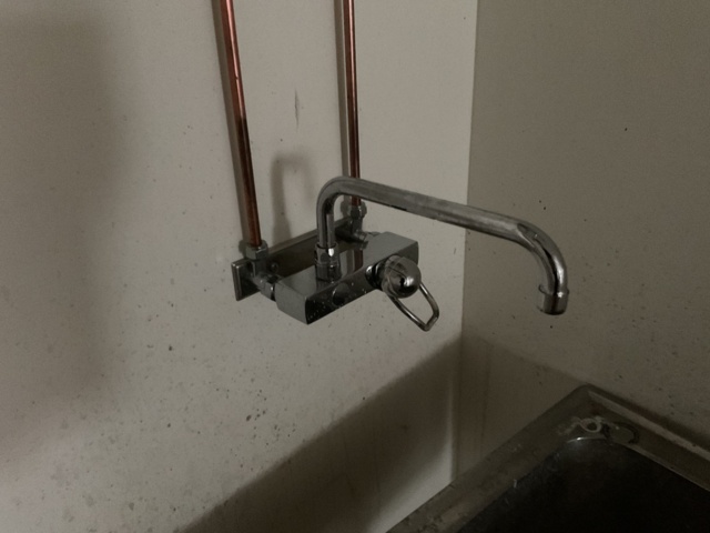 887332-6 Stainless bench with hob and mixer