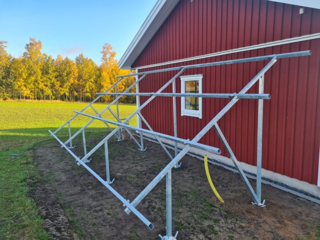 960760-3 Markstativ med 12st solcellpaneler, 5kW