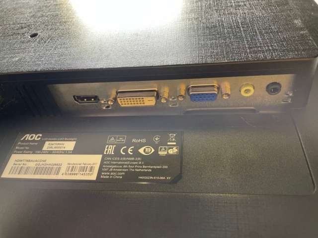 953043-7 Computer monitors 2 pcs 24" / 19" AOC / V7