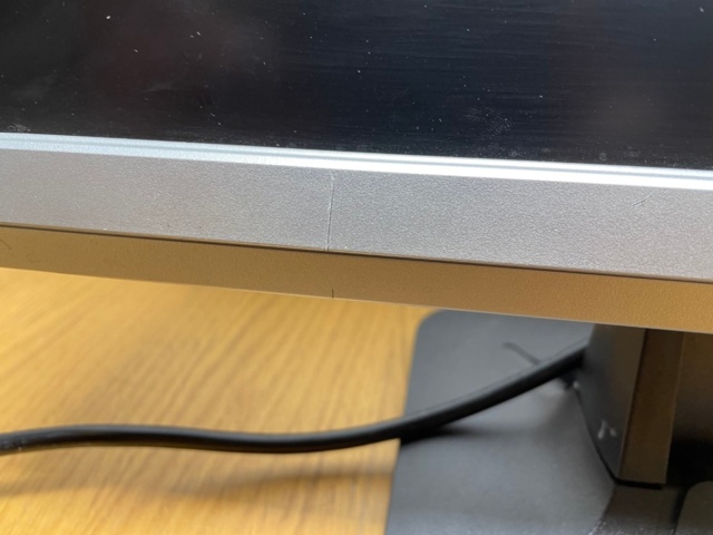 953043-10 Computer monitors 2 pcs 24" / 19" AOC / V7