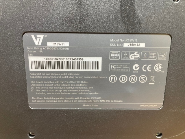 953043-12 Computer monitors 2 pcs 24" / 19" AOC / V7