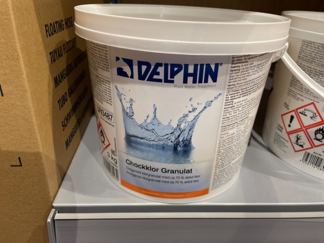 946701-44 17 sections of shelves with pool items