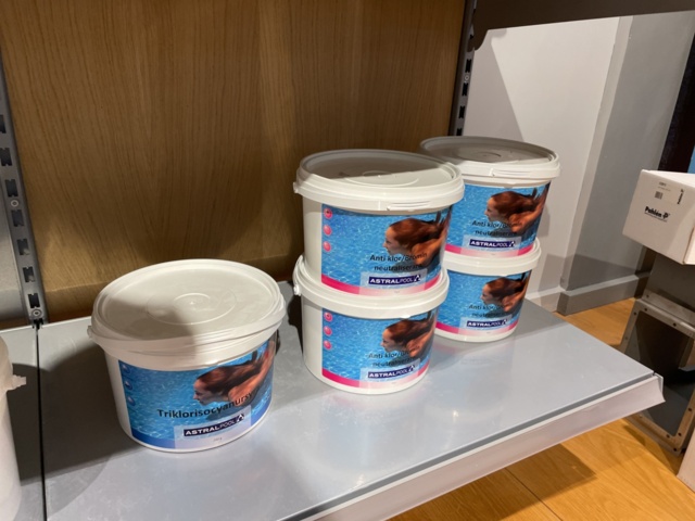 946701-47 17 sections of shelves with pool items