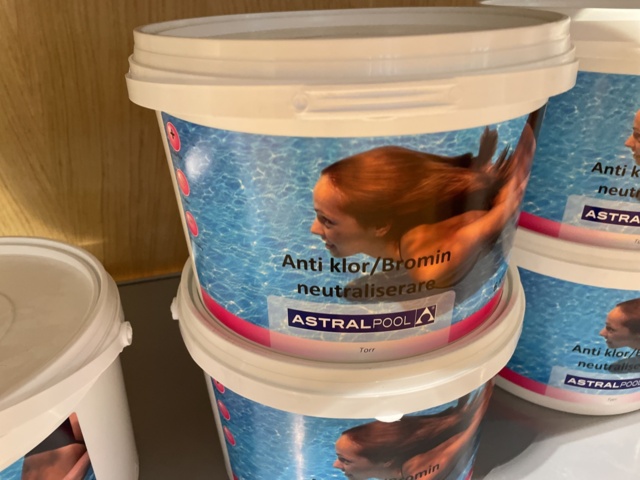 946701-48 17 sections of shelves with pool items