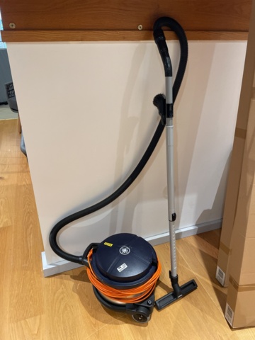 946705-1 Vacuum cleaner Nilfisk VP930 HEPA blue