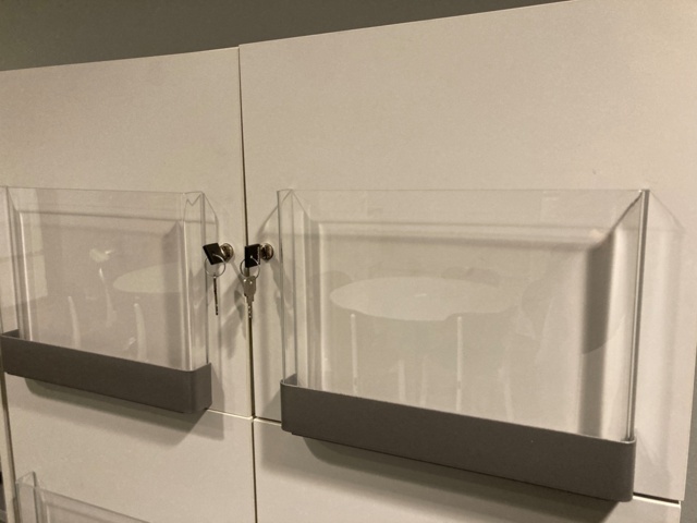 963698-2 Lukollinen lokerokaappi - Ei pohjahintaa