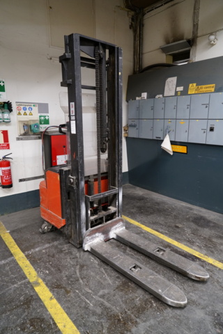 953830-1 Truck BT LSF 2000/2 + MTM 24/50 Charger