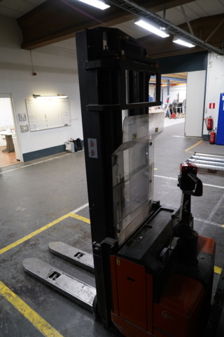 953830-4 Truck BT LSF 2000/2 + MTM 24/50 Charger