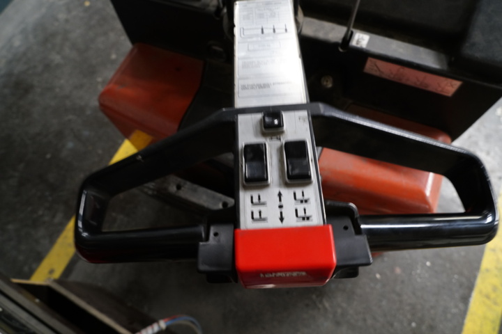 953830-8 Truck BT LSF 2000/2 + MTM 24/50 Charger