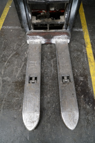 953830-14 Truck BT LSF 2000/2 + MTM 24/50 Charger