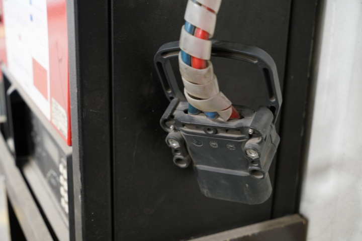 953830-18 Truck BT LSF 2000/2 + MTM 24/50 Charger