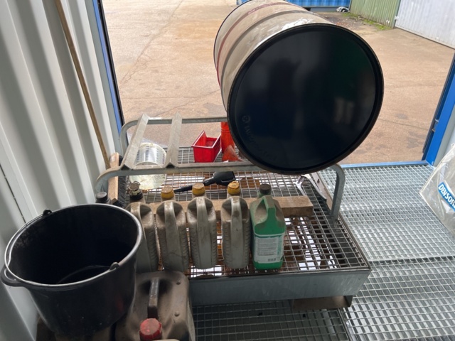 964095-10 10-foot container furnished for chem