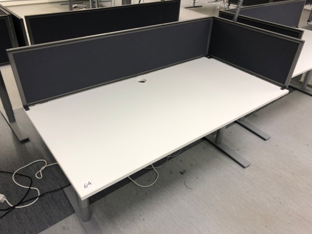 964623-1 Kinnarps työpöytä (korkeus säädettävissä, ei sähkö) - Ei pohjahintaa