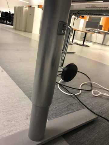 964623-3 Kinnarps työpöytä (korkeus säädettävissä, ei sähkö) - Ei pohjahintaa