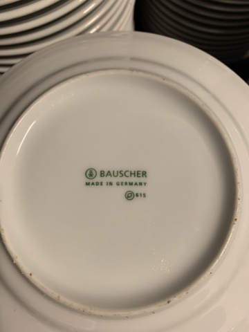 898837-2 Plates Bauscher, approx. 16 cm diameter. About 140 pcs