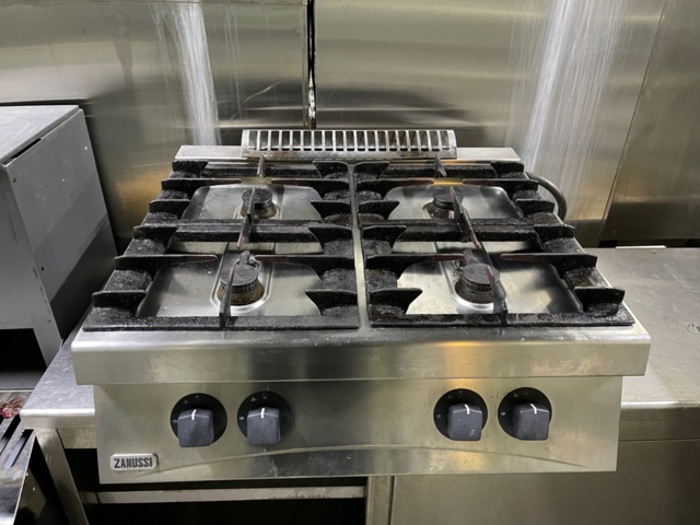 777012-1 Gas stove with 4 burners, bench model