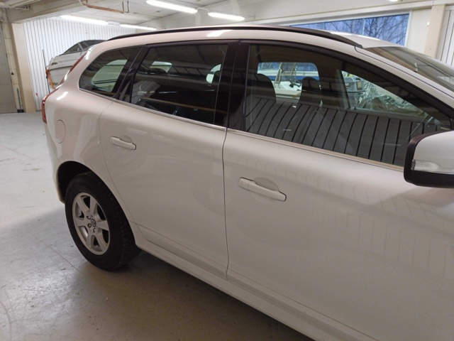 887694-4 Volvo XC60 D4 - 2015