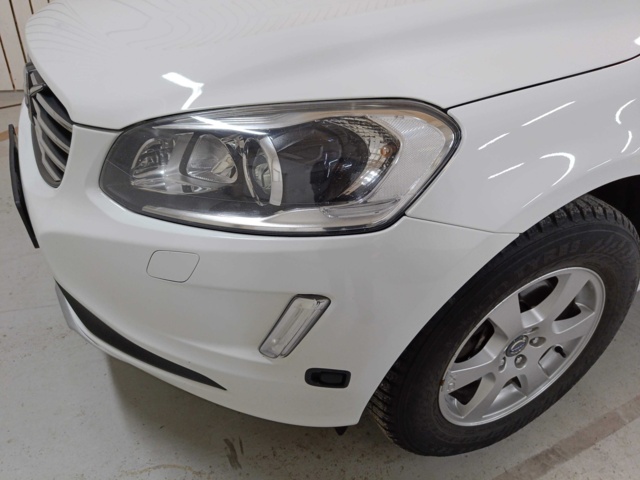 887694-10 Volvo XC60 D4 - 2015