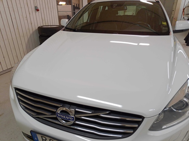 887694-13 Volvo XC60 D4 - 2015
