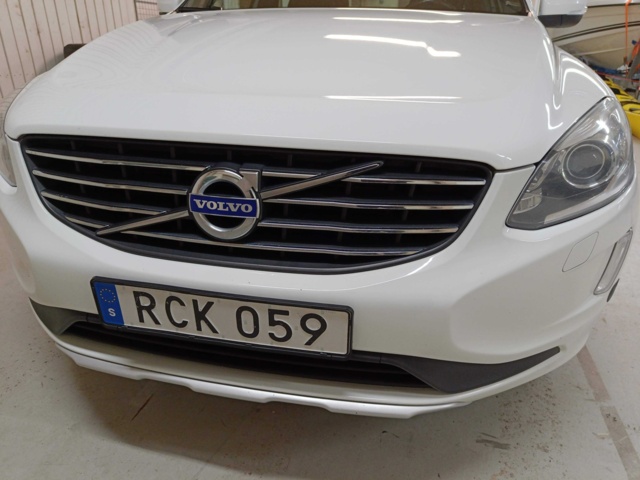 887694-14 Volvo XC60 D4 - 2015