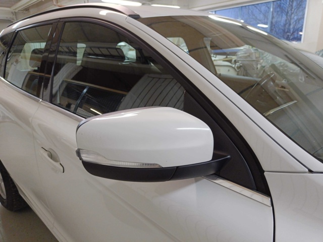 887694-22 Volvo XC60 D4 - 2015