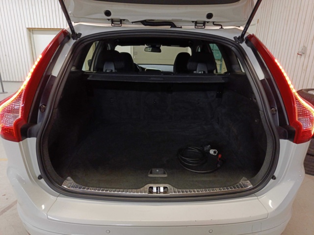 887694-58 Volvo XC60 D4 - 2015