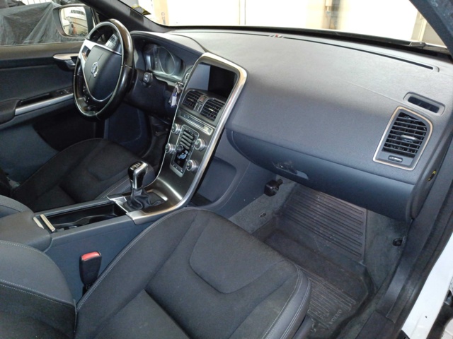 887694-83 Volvo XC60 D4 - 2015