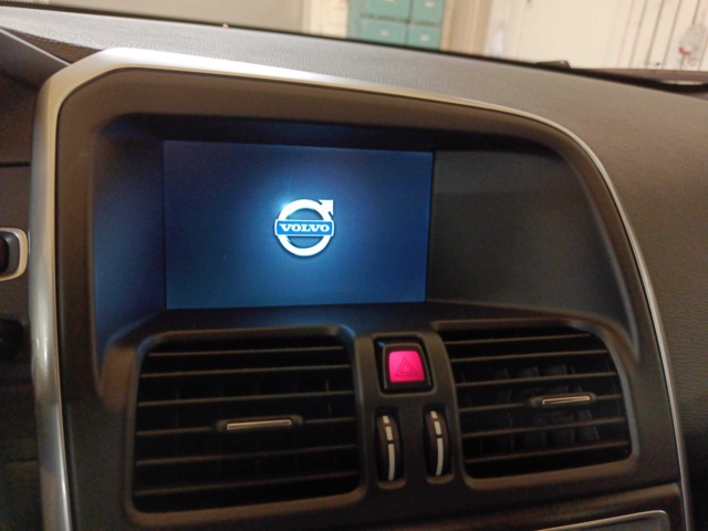 887694-97 Volvo XC60 D4 - 2015