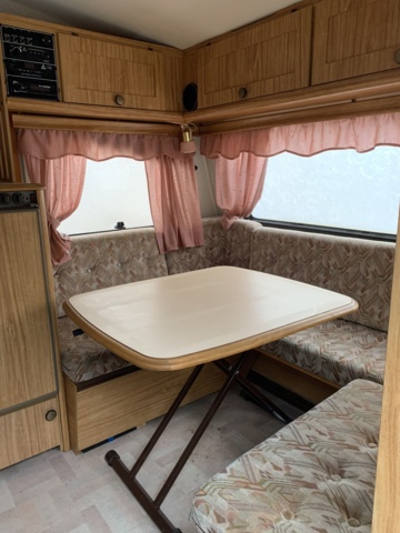 940720-17 Husvagn Polarvagnen Polar 547 GL -1990