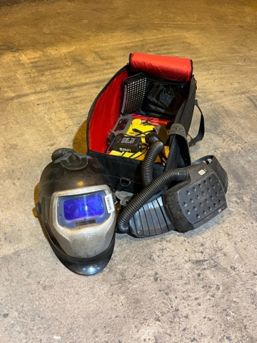 963981-3 Welding helmet in bag including fresh air mask
